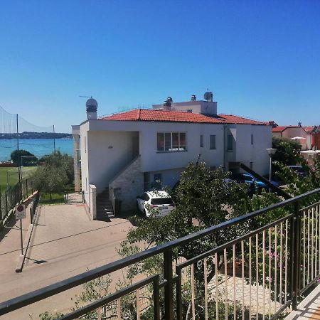 Apartment Vera, 80 M From The Sea Novigrad  Bagian luar foto
