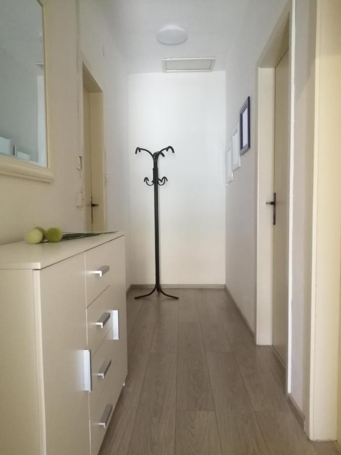 Apartment Vera, 80 M From The Sea Novigrad  Bagian luar foto