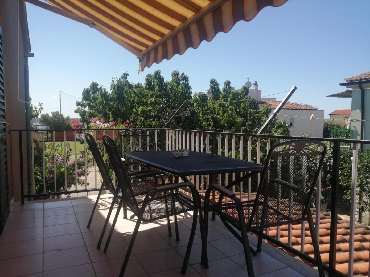 Apartment Vera, 80 M From The Sea Novigrad  Bagian luar foto