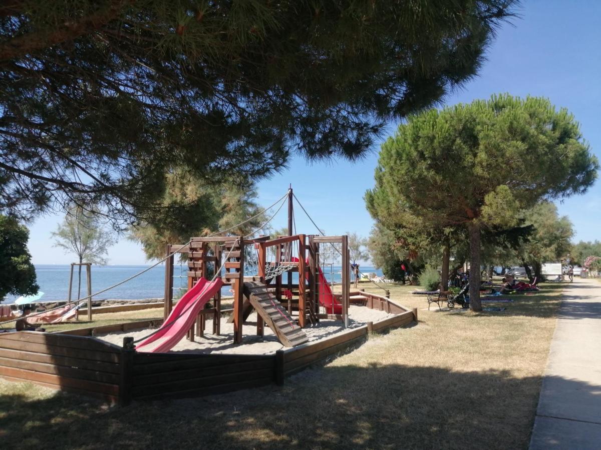 Apartment Vera, 80 M From The Sea Novigrad  Bagian luar foto